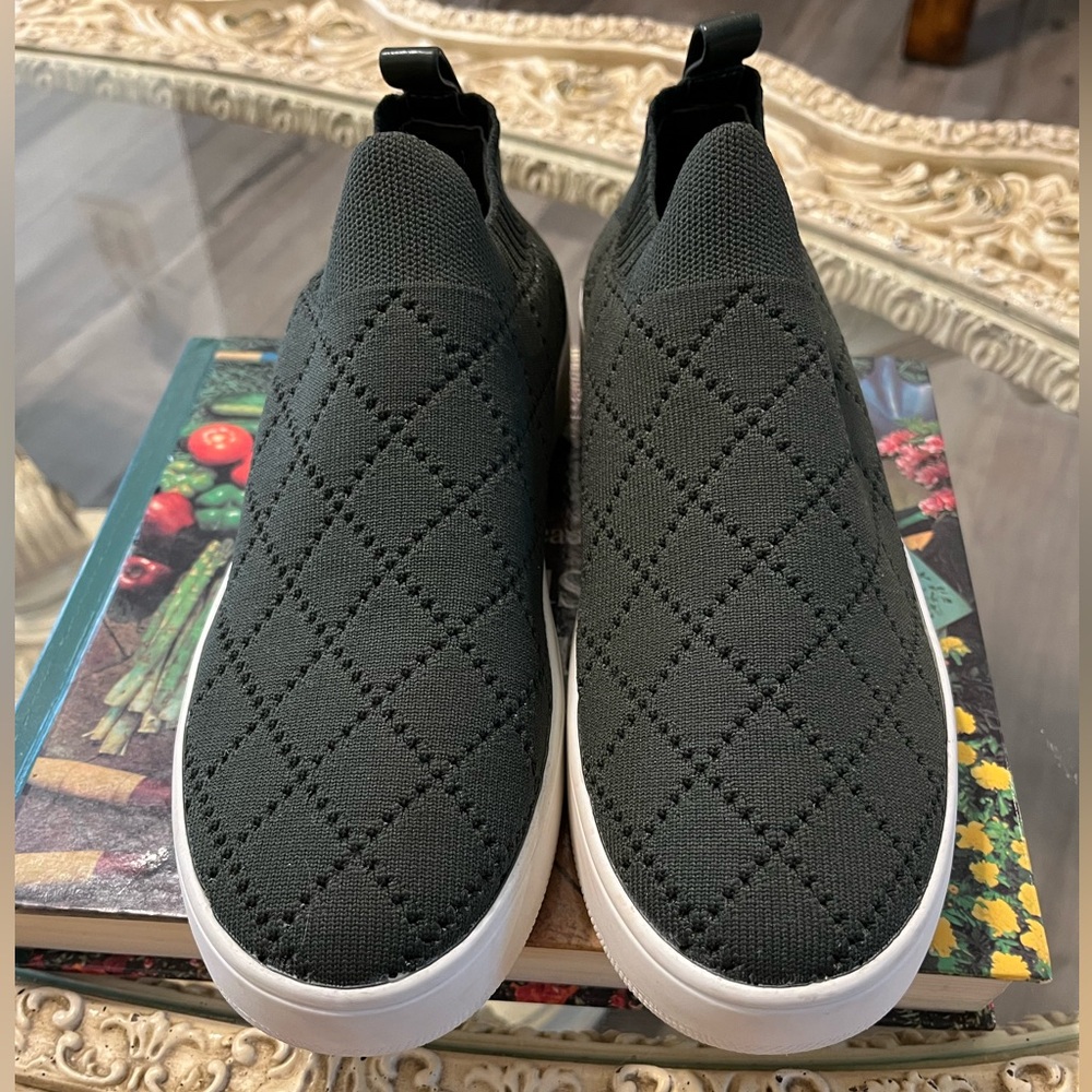Steve Madden Bequilt Women’s Platform stretch quilted knit sneakers